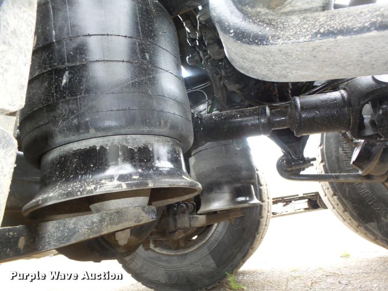 image for item DA0674 2006 Sterling AT9500 semi truck