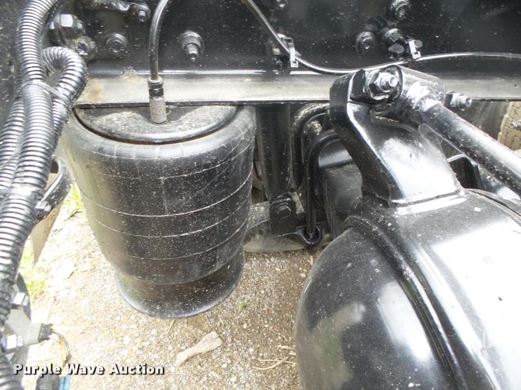 image for item DA0674 2006 Sterling AT9500 semi truck