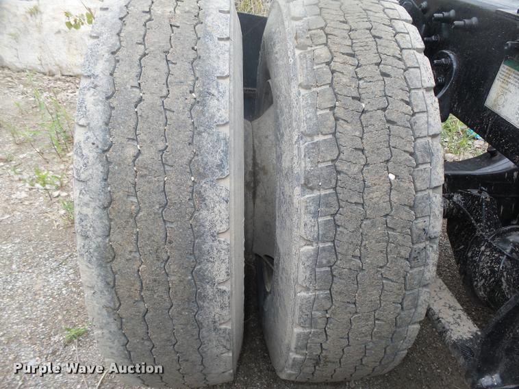 image for item DA0674 2006 Sterling AT9500 semi truck