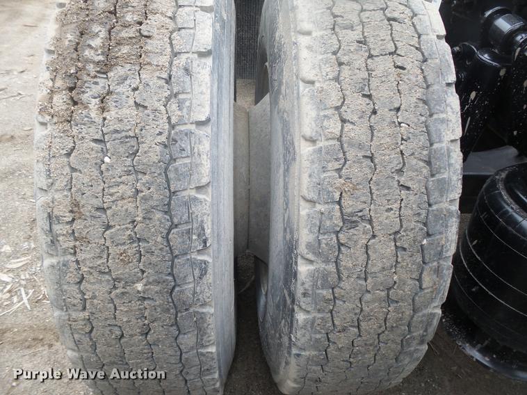 image for item DA0674 2006 Sterling AT9500 semi truck