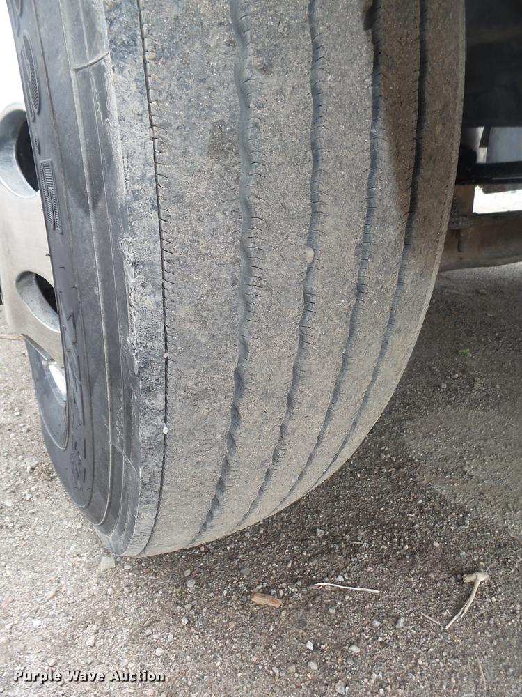 image for item DA0674 2006 Sterling AT9500 semi truck