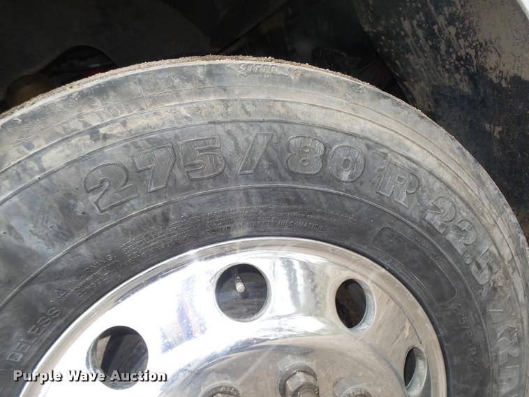 image for item DA0674 2006 Sterling AT9500 semi truck