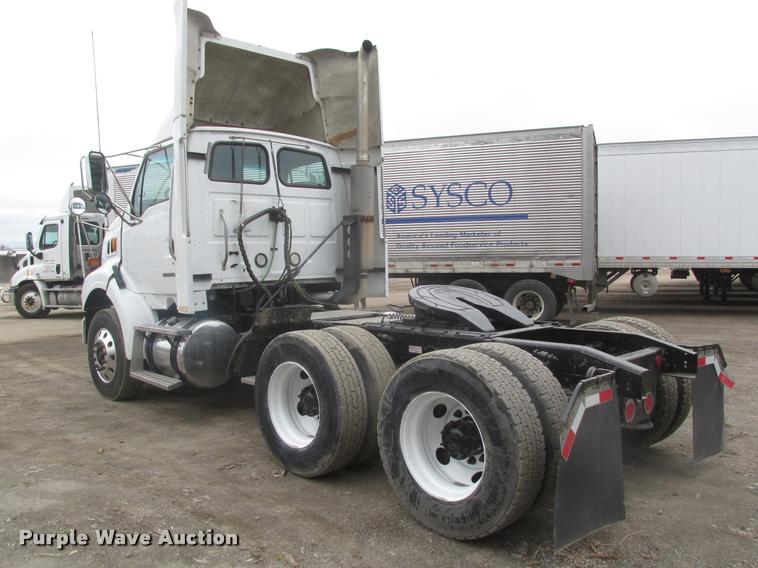 image for item DA0675 2006 Sterling AT9500 semi truck