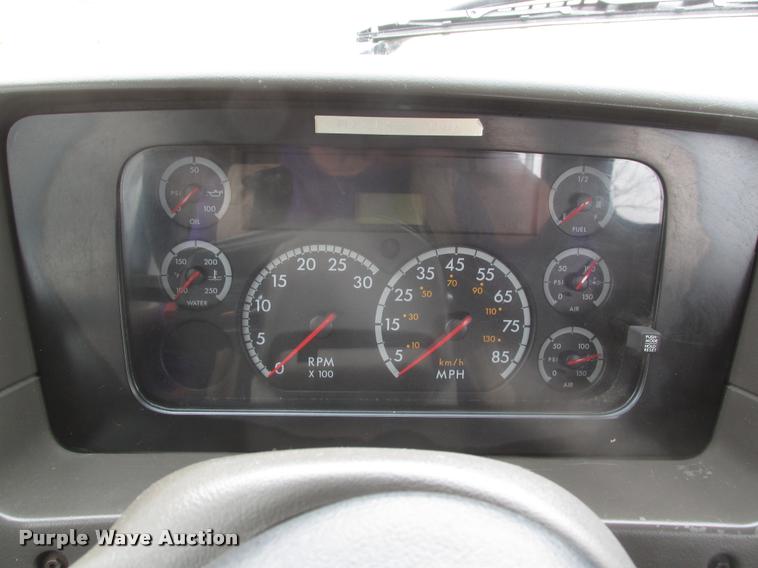 image for item DA0675 2006 Sterling AT9500 semi truck