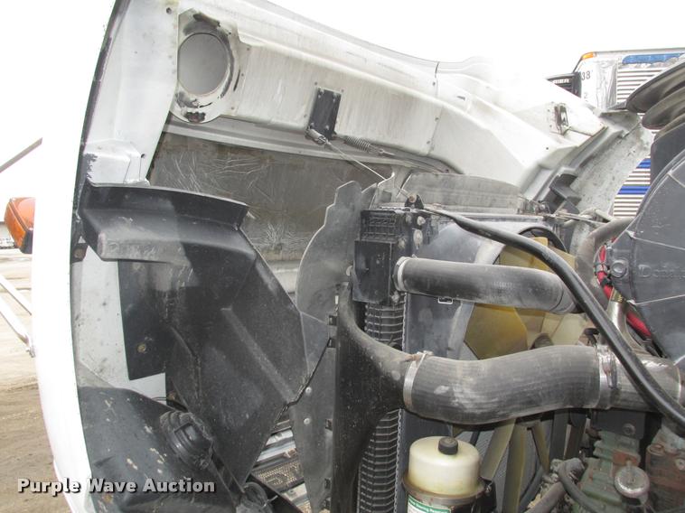 image for item DA0675 2006 Sterling AT9500 semi truck