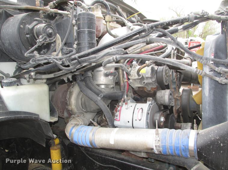 image for item DA0675 2006 Sterling AT9500 semi truck