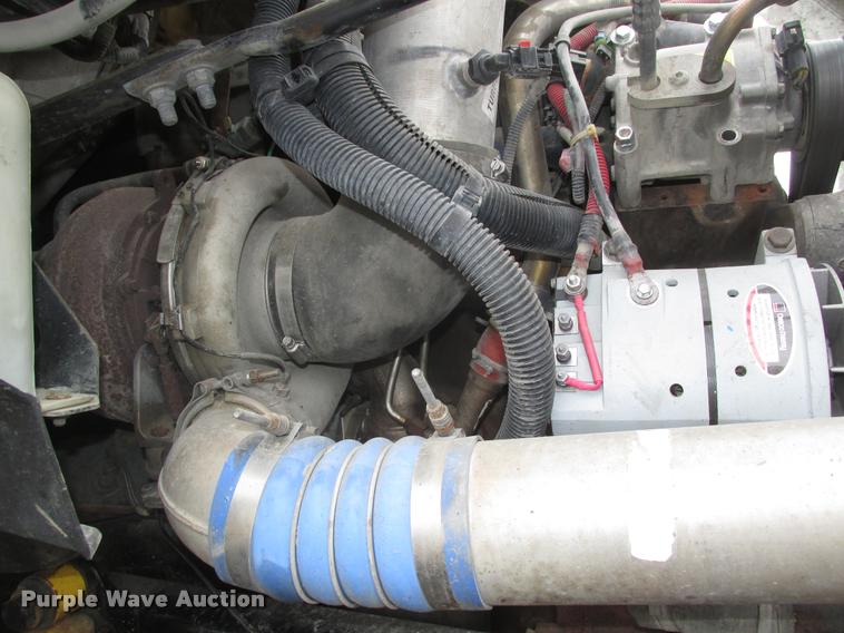 image for item DA0675 2006 Sterling AT9500 semi truck