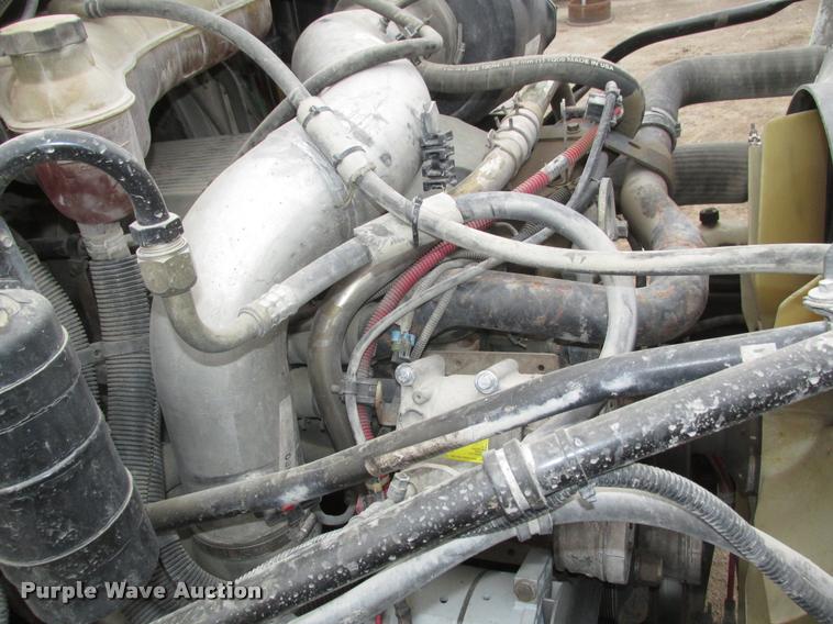 image for item DA0675 2006 Sterling AT9500 semi truck