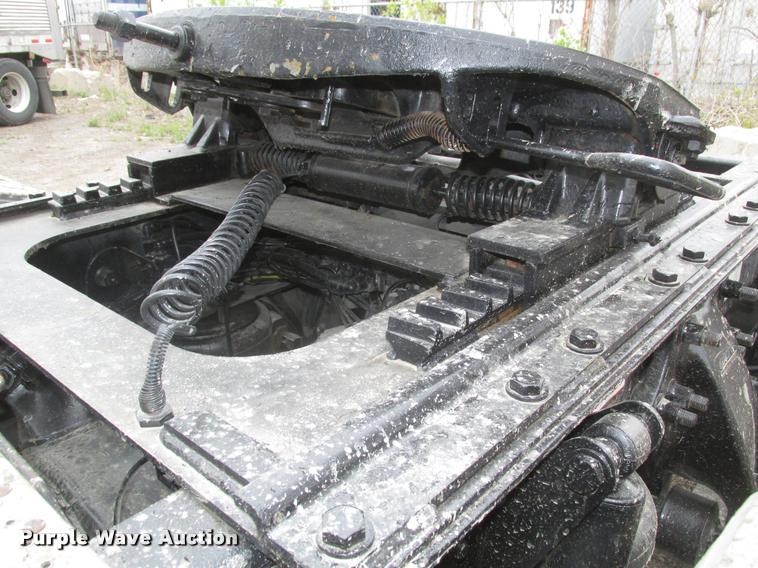 image for item DA0675 2006 Sterling AT9500 semi truck