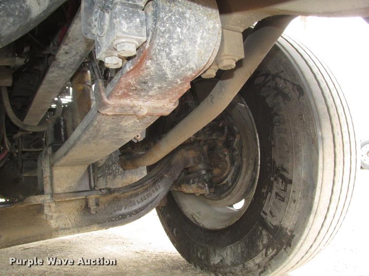 image for item DA0675 2006 Sterling AT9500 semi truck