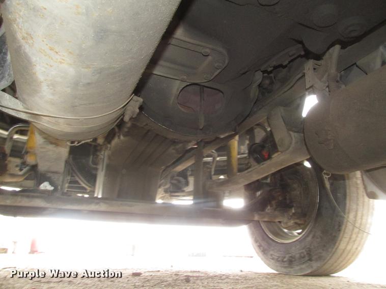 image for item DA0675 2006 Sterling AT9500 semi truck