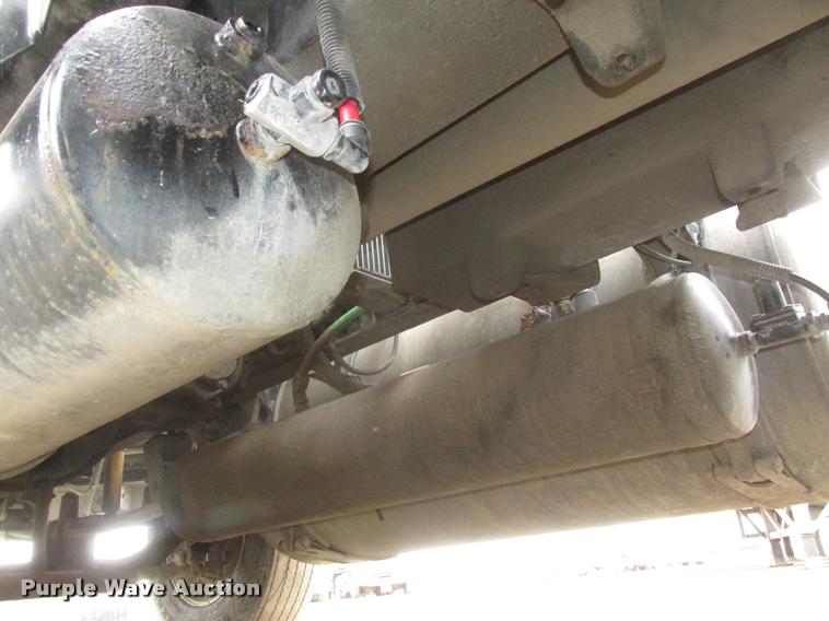 image for item DA0675 2006 Sterling AT9500 semi truck