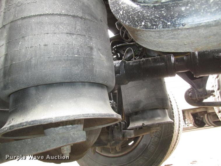 image for item DA0675 2006 Sterling AT9500 semi truck