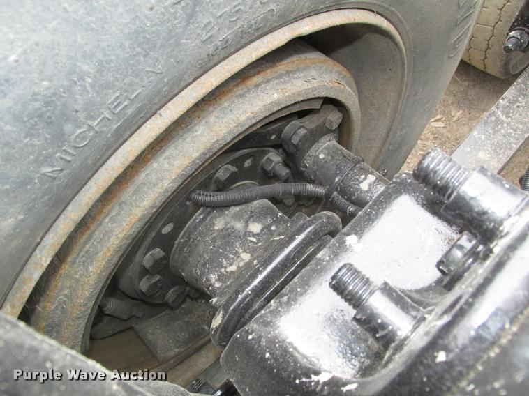 image for item DA0675 2006 Sterling AT9500 semi truck