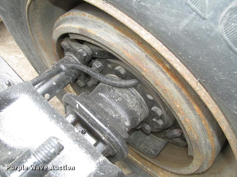 image for item DA0675 2006 Sterling AT9500 semi truck