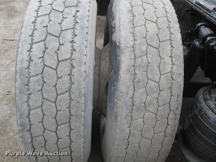 image for item DA0675 2006 Sterling AT9500 semi truck