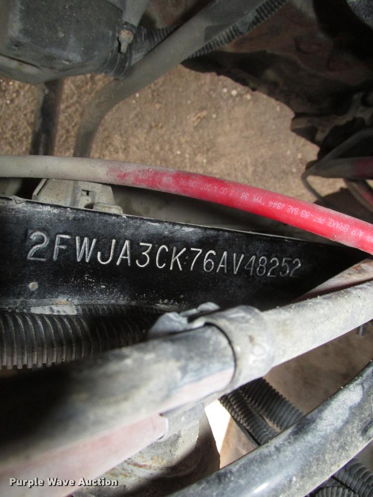 image for item DA0675 2006 Sterling AT9500 semi truck