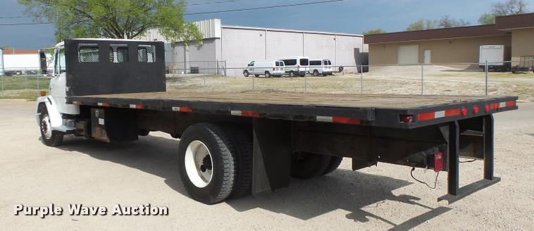 image for item DA3462 1999 Freightliner FL60 flatbed truck