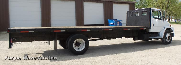 image for item DA3462 1999 Freightliner FL60 flatbed truck