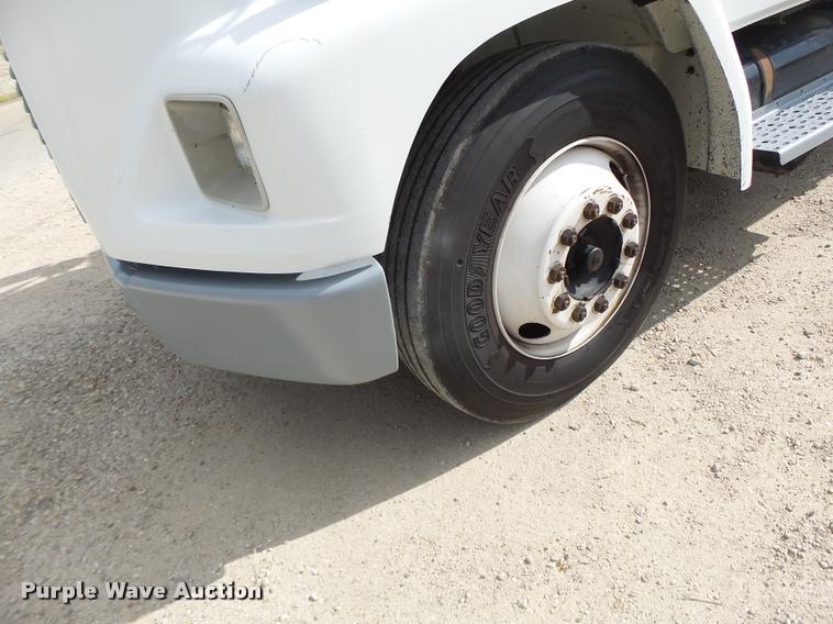 image for item DA3462 1999 Freightliner FL60 flatbed truck