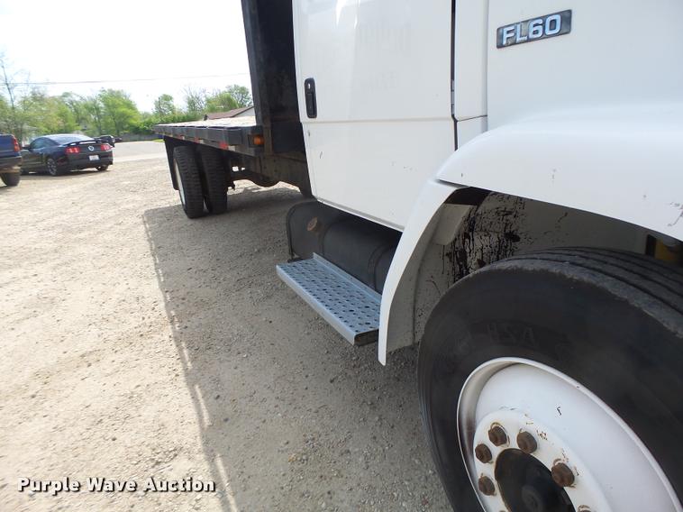 image for item DA3462 1999 Freightliner FL60 flatbed truck