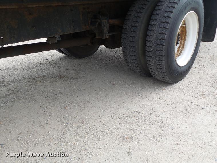 image for item DA3462 1999 Freightliner FL60 flatbed truck