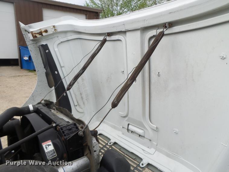 image for item DA3462 1999 Freightliner FL60 flatbed truck