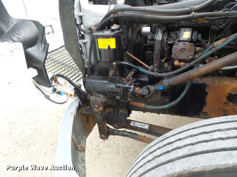 image for item DA3462 1999 Freightliner FL60 flatbed truck