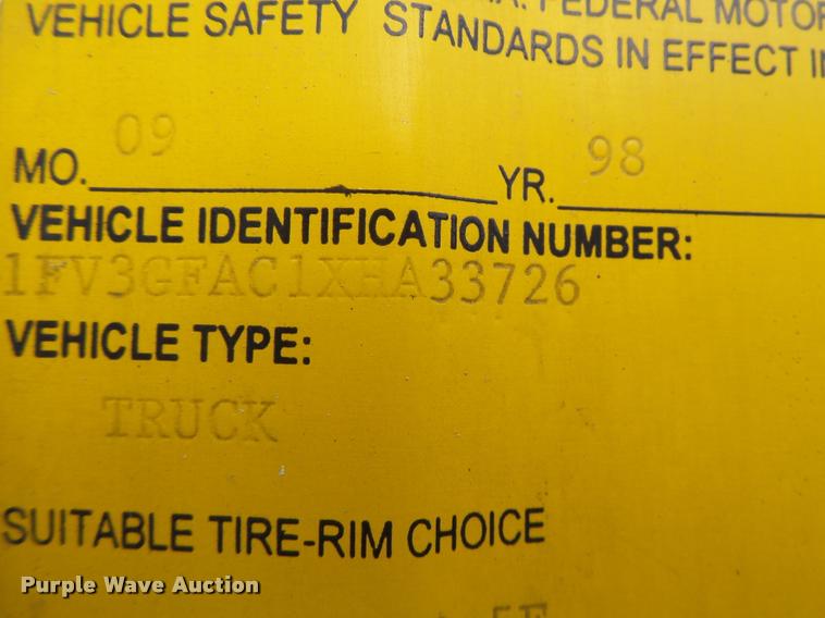 image for item DA3462 1999 Freightliner FL60 flatbed truck