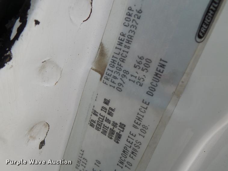 image for item DA3462 1999 Freightliner FL60 flatbed truck