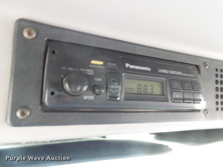 image for item DA3462 1999 Freightliner FL60 flatbed truck