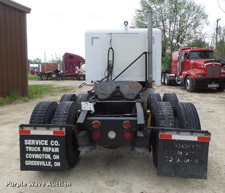 image for item DA3463 1995 Freightliner FLD semi truck