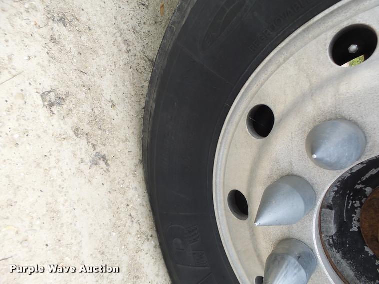 image for item DA3463 1995 Freightliner FLD semi truck