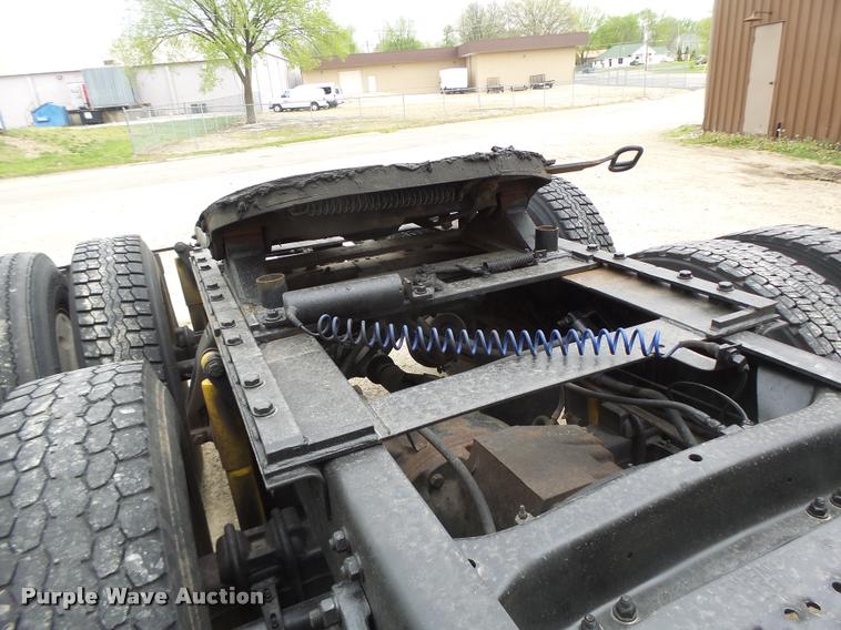 image for item DA3463 1995 Freightliner FLD semi truck