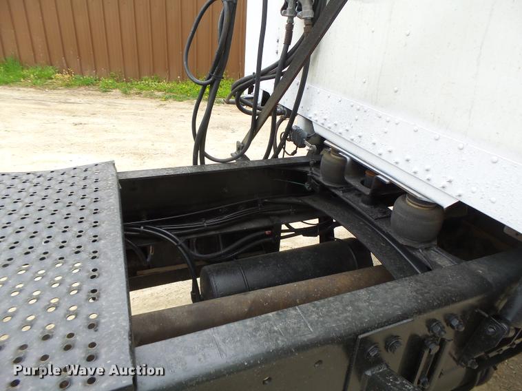 image for item DA3463 1995 Freightliner FLD semi truck