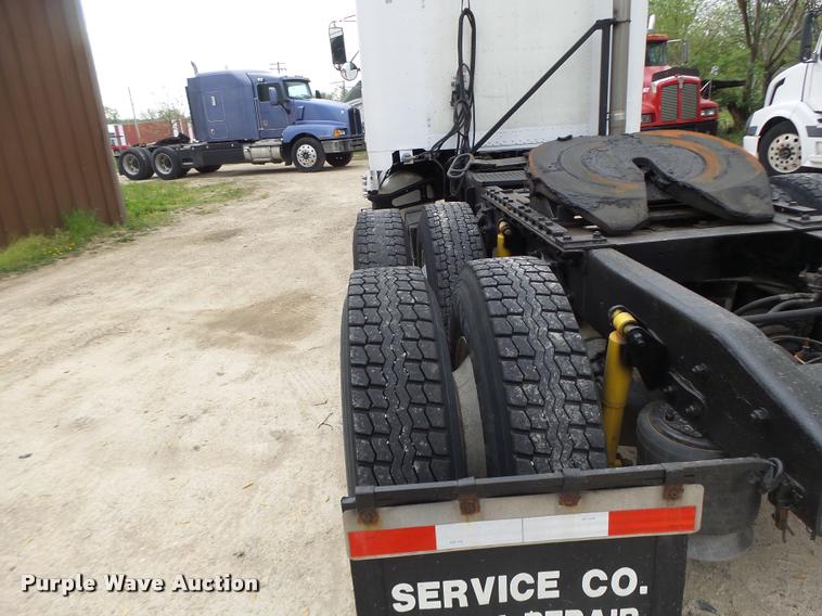 image for item DA3463 1995 Freightliner FLD semi truck