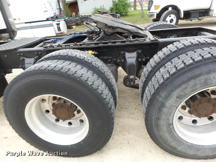 image for item DA3463 1995 Freightliner FLD semi truck