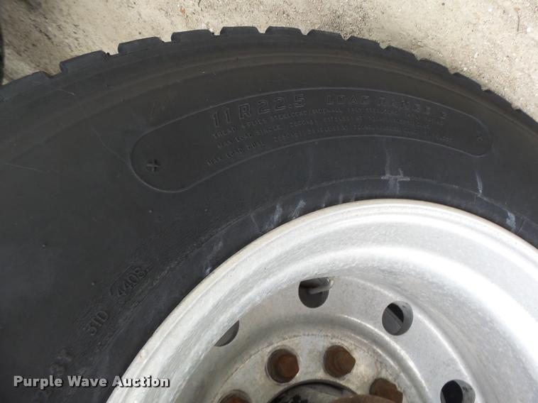 image for item DA3463 1995 Freightliner FLD semi truck