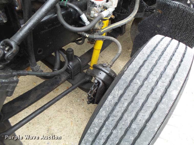 image for item DA3463 1995 Freightliner FLD semi truck