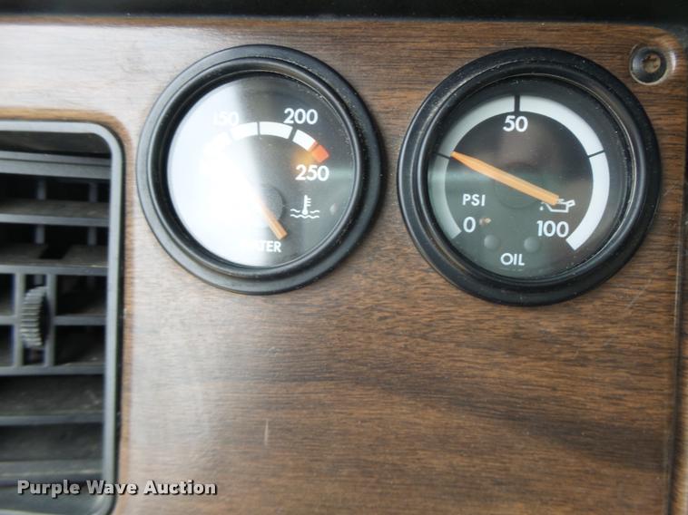 image for item DA3463 1995 Freightliner FLD semi truck