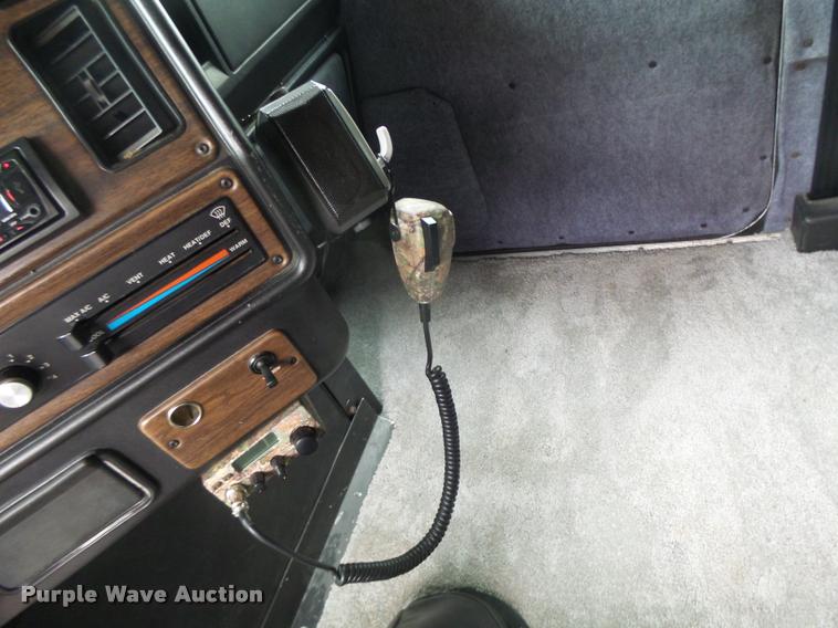 image for item DA3463 1995 Freightliner FLD semi truck