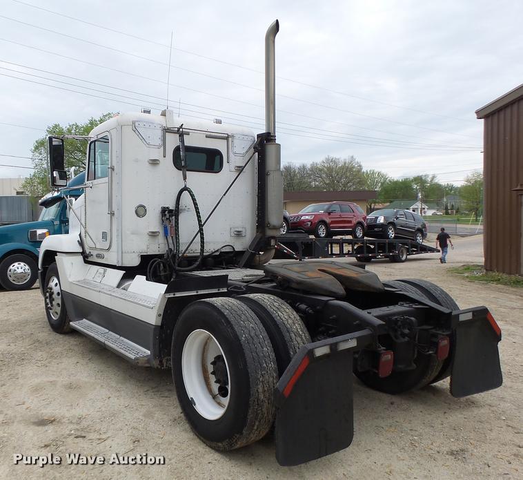 image for item DA3464 1997 Freightliner FLD semi truck