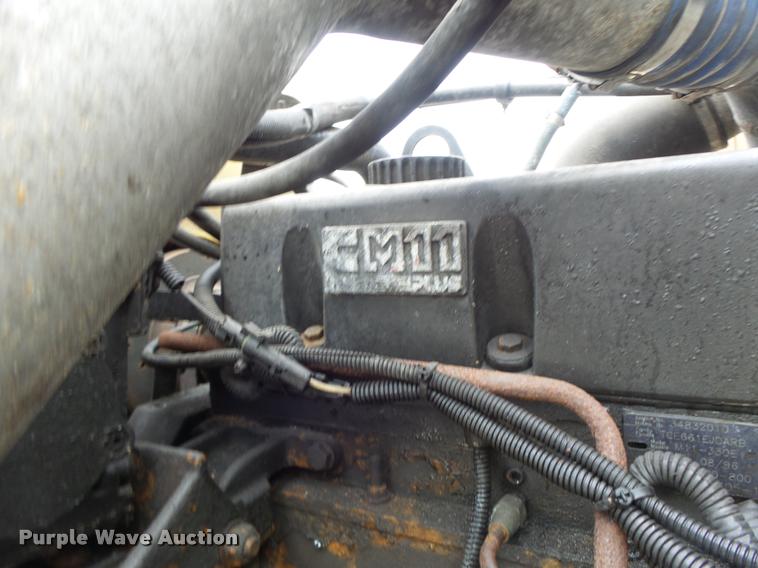 image for item DA3464 1997 Freightliner FLD semi truck