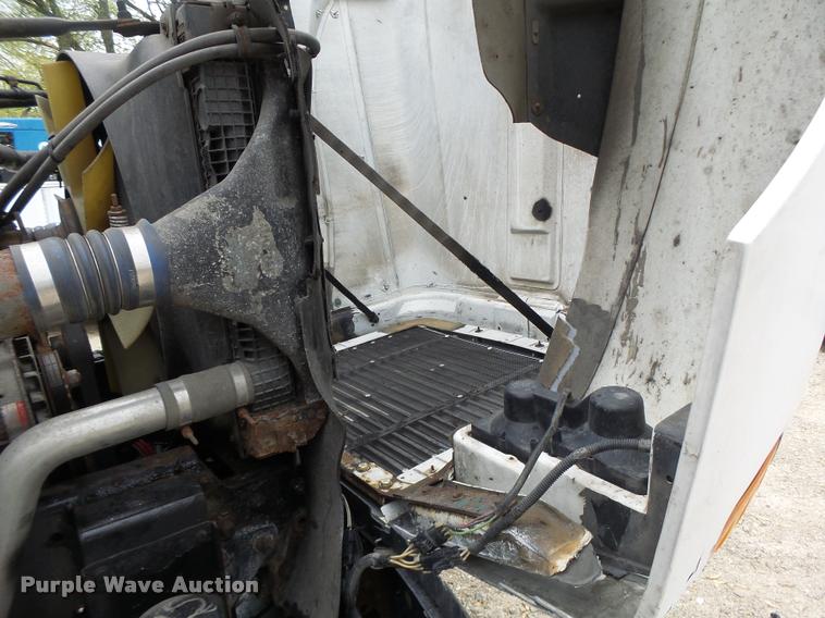 image for item DA3464 1997 Freightliner FLD semi truck