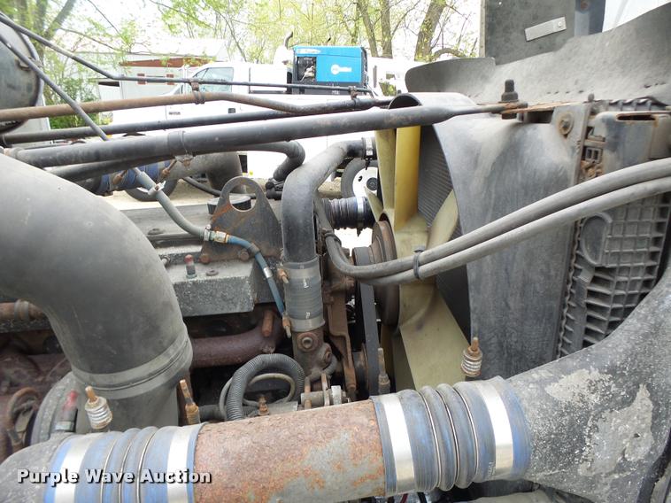 image for item DA3464 1997 Freightliner FLD semi truck