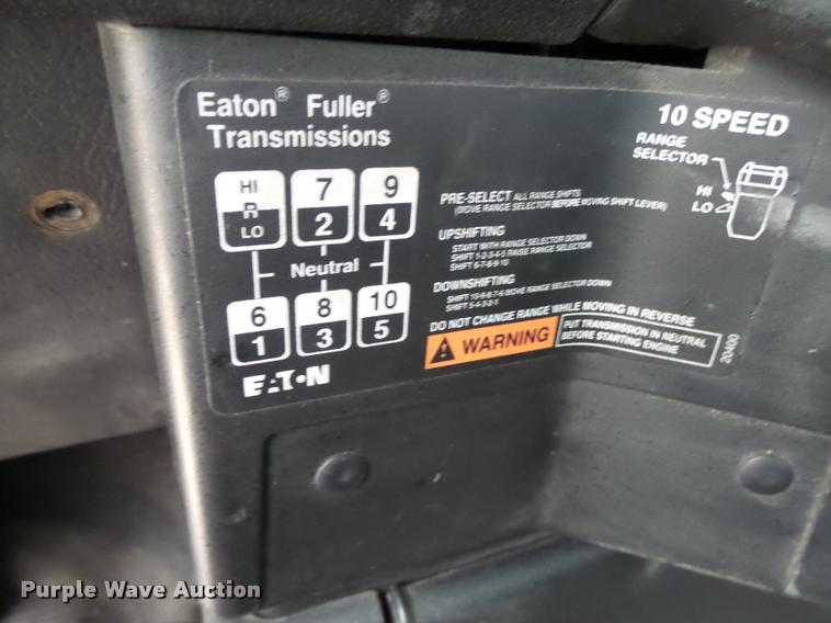 image for item DA3464 1997 Freightliner FLD semi truck