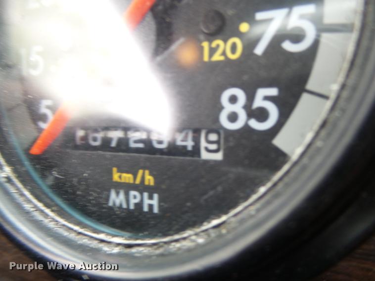 image for item DA3464 1997 Freightliner FLD semi truck