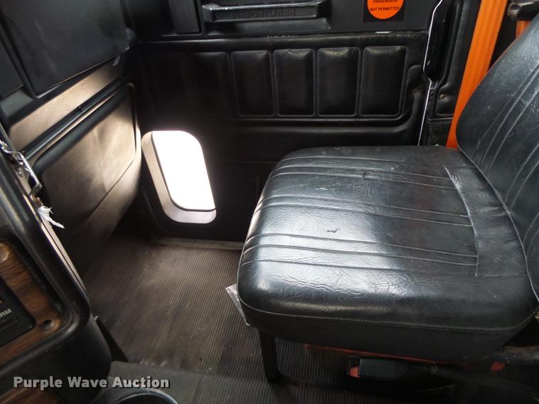 image for item DA3464 1997 Freightliner FLD semi truck