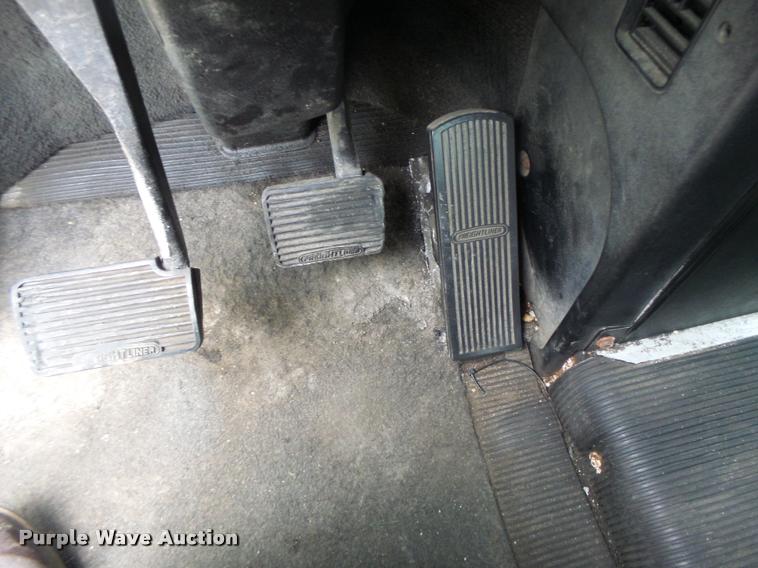 image for item DA3464 1997 Freightliner FLD semi truck