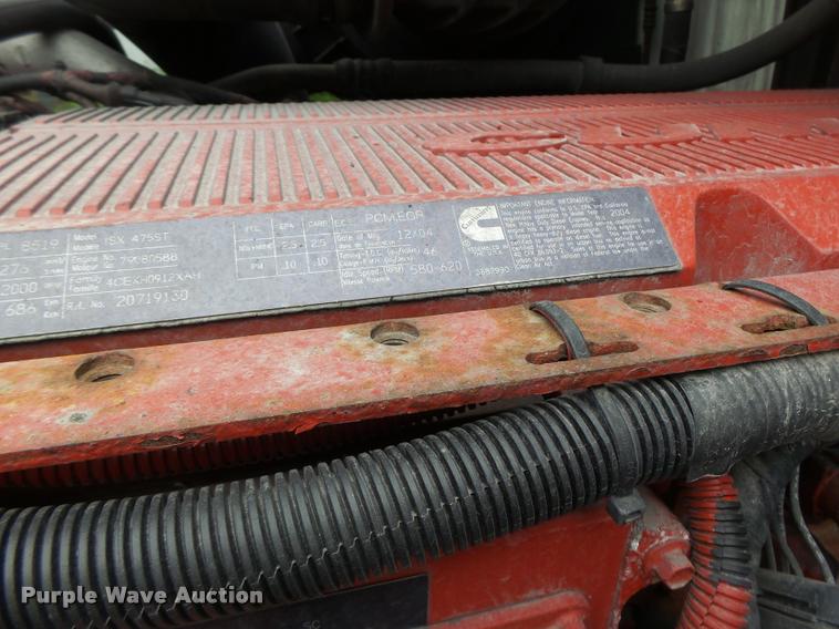 image for item DA3466 2005 Volvo VNL semi truck